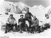Zemu Region. The Five Members of the Expedition. [left to right: Geer, Wienert, Krause, Beger, Schäfer]